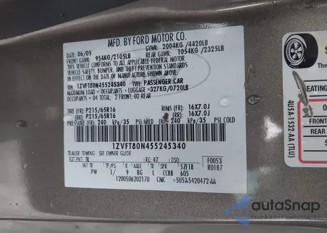 2005 Ford Mustang V6 Deluxe/V6 Premium z USA, uszkodzony, nr VIN 1ZVFT80N455245340